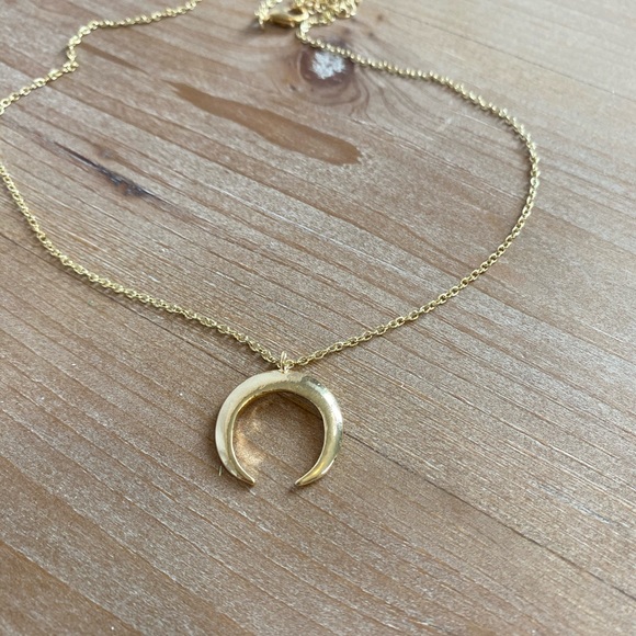Fashion Jewelry Jewelry - Crescent Horn Gold Necklace